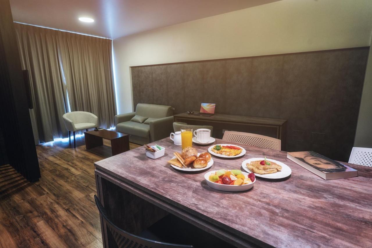 Urban Suites Apart Hotel Санта Крус де ла Сиера Екстериор снимка
